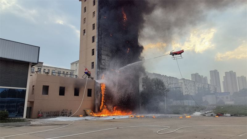 高层及超高层建筑外墙火、露台火扑救